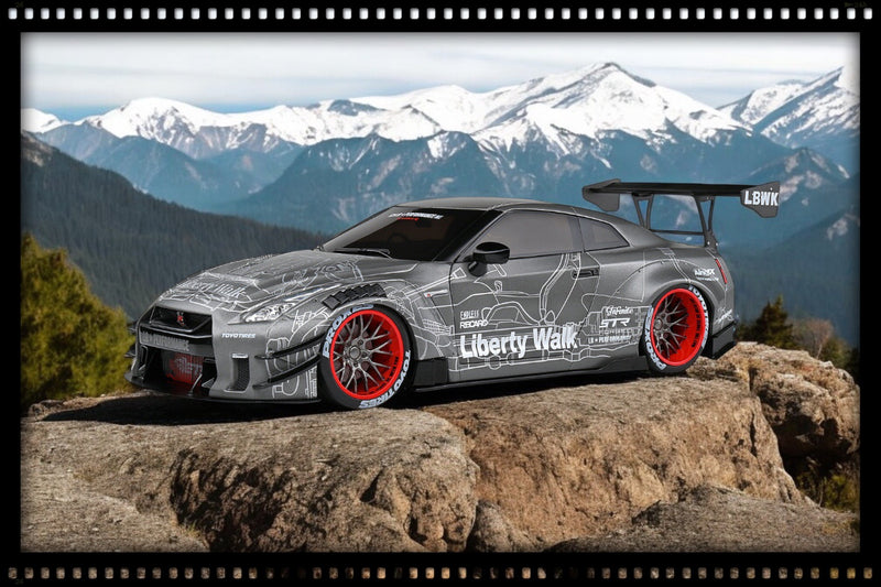 Load image into Gallery viewer, Nissan GT-R (R35) W/ LIBERTY WALK BODY KIT 2.0 CATALOGUE DESIGN 2020 SOLIDO 1:18
