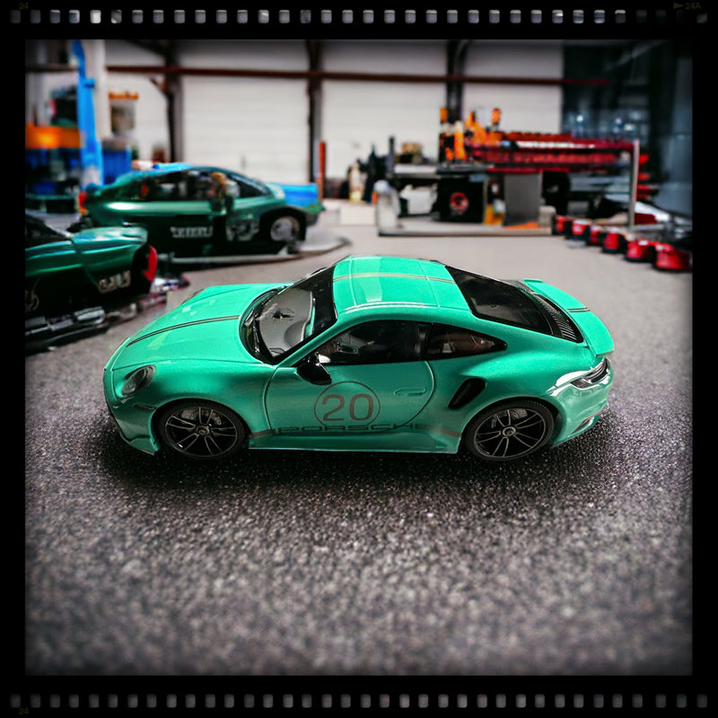 Load image into Gallery viewer, Porsche 911 (992) Turbo S coupe Sport Design 2021 MINICHAMPS 1:18
