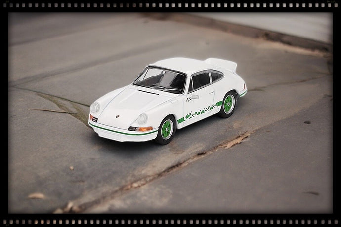 Porsche 911 (901) 2,7 CARRERA RS GRAND PRIX WHITE WITH GREEN LIVERY 1973 (LHD) MINI GT 1:64