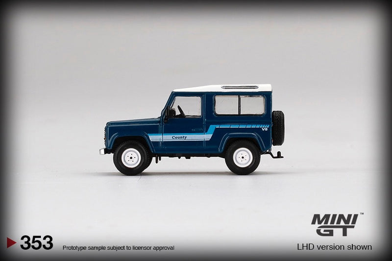 Laad de afbeelding in de Gallery-viewer, Land Rover Defender 90 County Wagon (LHD) MINI GT 1:64
