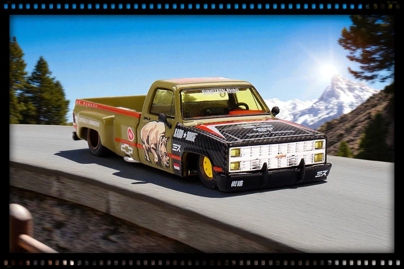 Chargez l&#39;image dans la visionneuse de la galerie, Chevrolet SILVERADO SUMATRAN RHINO 1980 MINI GT 1:64
