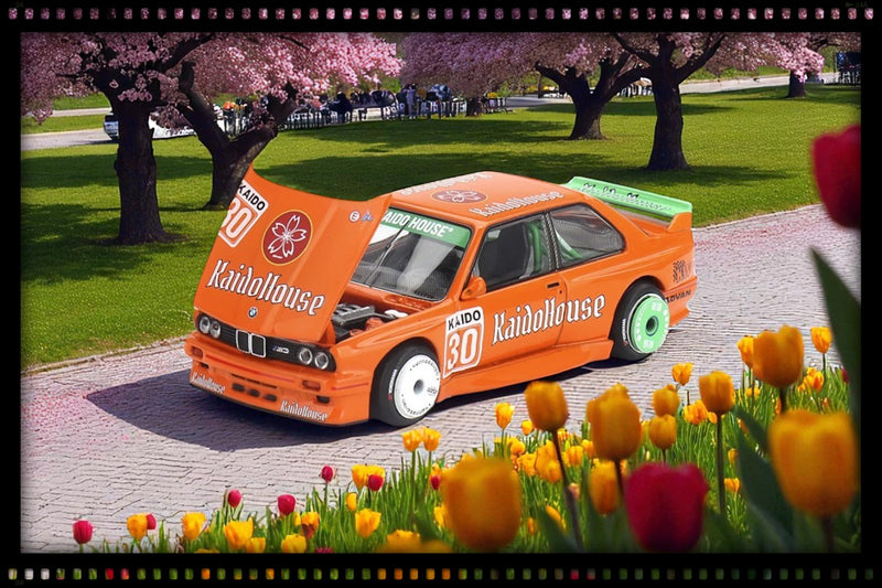 Load image into Gallery viewer, Bmw M3 (E30) KAIDO*HOUSE V1 1989 MINI GT 1:64
