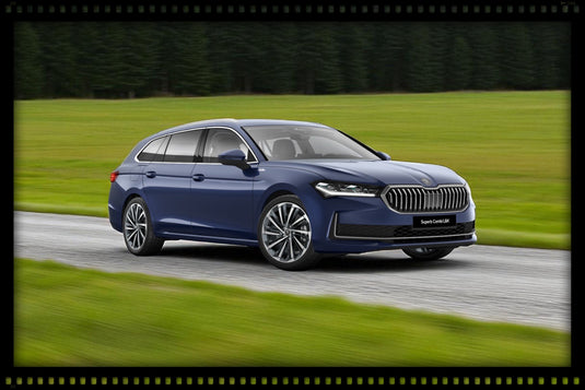 Skoda SUPERB COMBI L&K 130 EDITION COBALT BLAUW 2024 SOLIDO 1:18