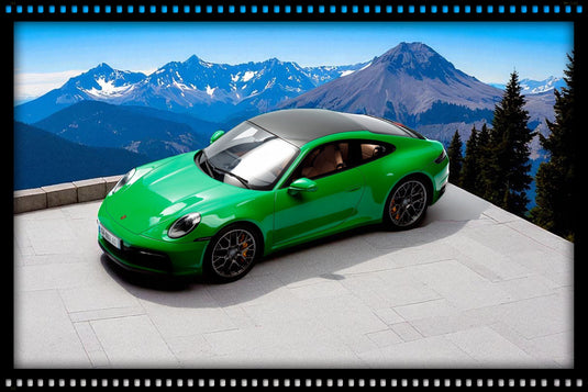Porsche 911 (992) CARRERA 4S 2020 GROEN (BEPERKTE EDITIE 25 stuks) HC MODELS 1:8