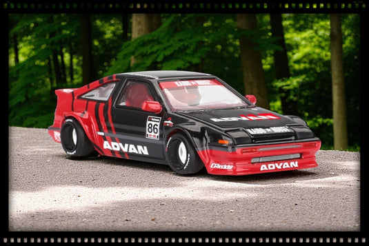 Toyota AE86 SPRINTER TRUENO KAIDO ADVAN 1983 MINI GT 1:64