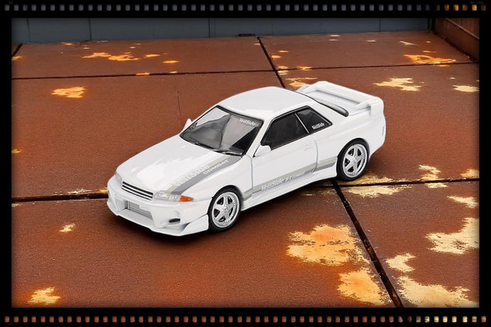 Nissan SKYLINE GT-R (R32) VEILSIDE COMBAT C-I BLANC 2011 (RHD) MINI GT 1:64