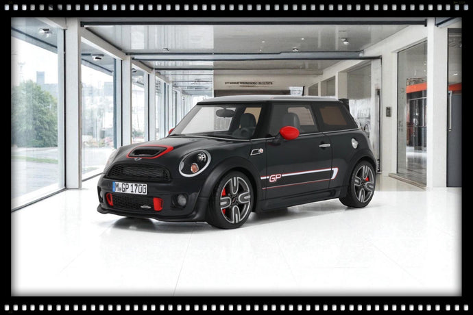 Mini COOPER JCW GP2 R56 GRIS MÉTALLISÉ 2012 OTTOmobile 1:18