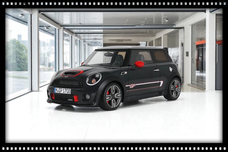 Chargez l&#39;image dans la visionneuse de la galerie, Mini COOPER JCW GP2 R56 GRIS MÉTALLISÉ 2012 OTTOmobile 1:18
