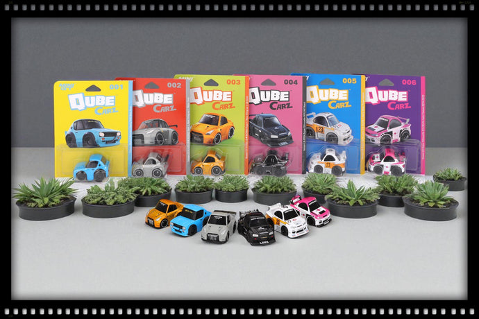 Assortiment 6 stuks QUBE CARZ 2025 VER.1 MINI GT 1:64