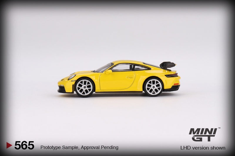 Laad de afbeelding in de Gallery-viewer, Porsche 911 (992) GT3 (LHD) MINI GT 1:64
