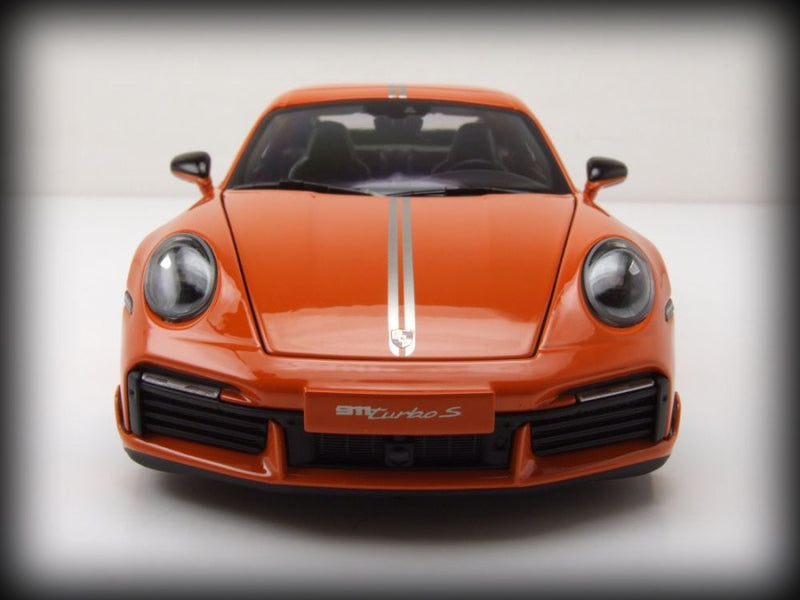 Laad de afbeelding in de Gallery-viewer, Porsche 911 (992) Turbo S coupe Sport Design 2021 MINICHAMPS 1:18
