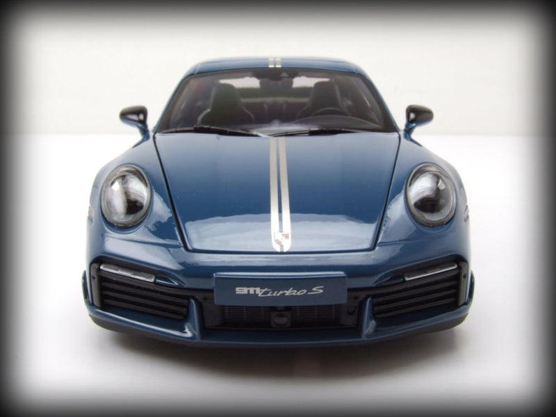 Laad de afbeelding in de Gallery-viewer, Porsche 911 (992) Turbo S coupe Sport Design 2021 MINICHAMPS 1:18
