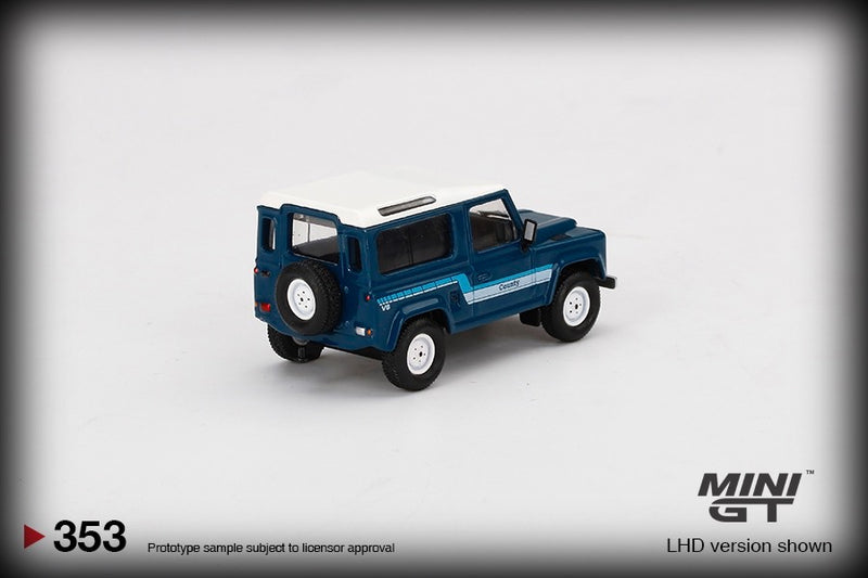 Laad de afbeelding in de Gallery-viewer, Land Rover Defender 90 County Wagon (LHD) MINI GT 1:64
