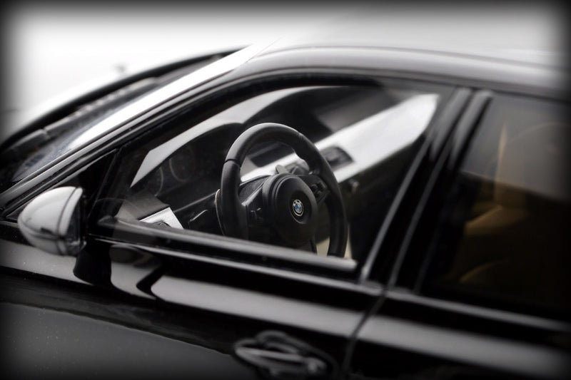 Load image into Gallery viewer, Bmw E61 M5 2004 OTTOmobile 1:18
