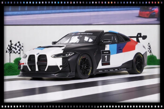 Bmw M4 GT4 GT4 WIT PRESENTATIE 2022 OTTOmobile 1:18