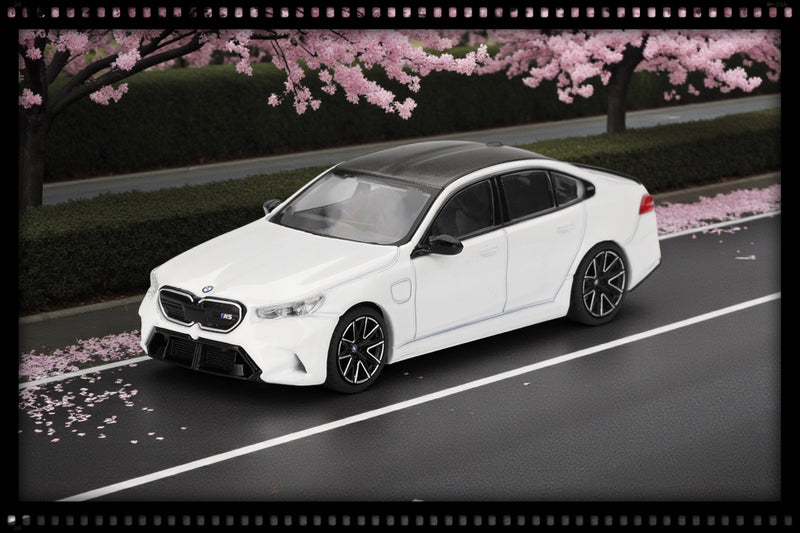 Load image into Gallery viewer, Bmw M5 (G90) ALPINE WHITE 2025 (LHD) MINI GT 1:64
