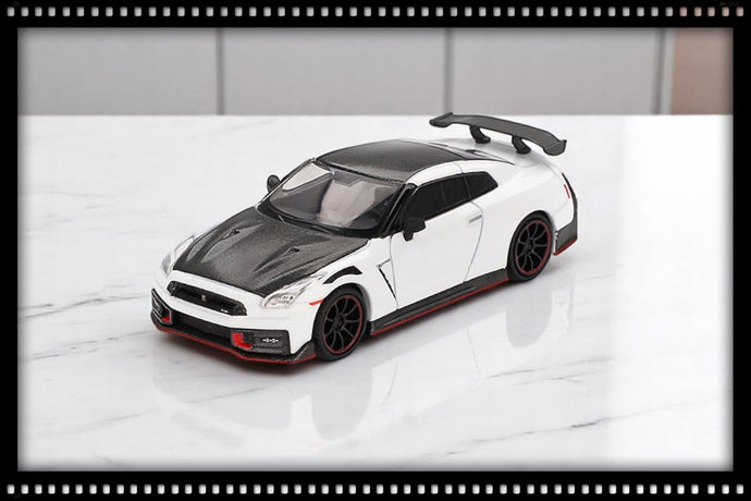 Nissan GTR (35) NISMO BRILLIANT WHITE 2024 (LHD) MINI GT 1:64