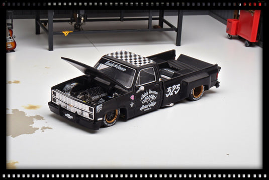 Chevrolet SILVERADO Dually Hot Rod V1 MINI GT 1:64