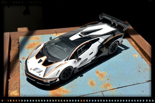 Lamborghini ESSENZA SCV12 White HUNG HING Collectibles 1:64