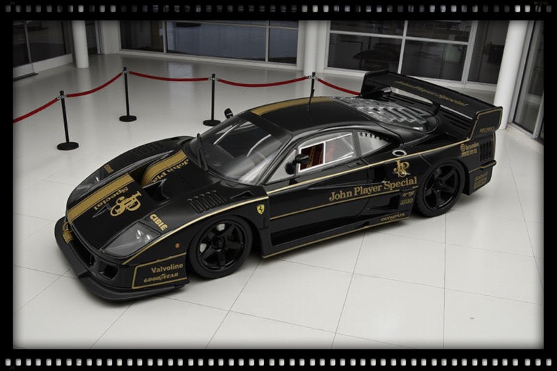 Chargez l&#39;image dans la visionneuse de la galerie, Ferrari F40 LM JPS 1996 Noir (ÉDITION LIMITÉE Nr.25/75 Avec base en cuir &amp; Case) TECNOMODEL 1:18
