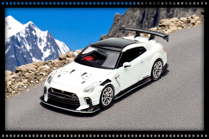 Nissan Skyline GT-R (R35) *Top Secret* Tokyo Auto Salon 2021 Blanc/Noir INNO64 Models 1:64