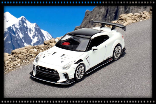 Nissan Skyline GT-R (R35) *Top Secret* Tokyo Auto Salon 2021 Blanc/Noir INNO64 Models 1:64