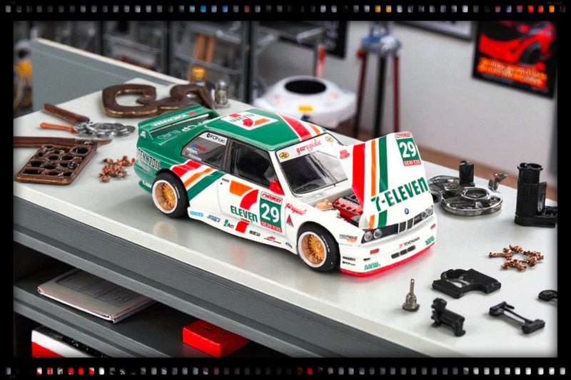 Laad de afbeelding in de Gallery-viewer, ‼️EXCLUSIEVE EDITIE‼️ Bmw M3 KAIDO WORKS LARRY CHEN V1 USA MINI GT 1:64
