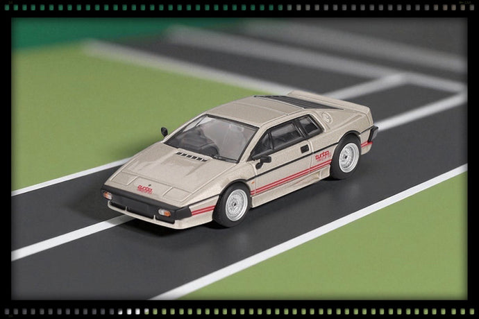 Lotus ESPRIT Turbo Metallic ZILVER 1980 MINI GT 1:64