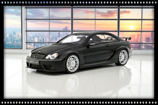 Mercedes-Benz C209 CLK DTM AMG COUPE NOIR OBSIDIEN MÉTALLISÉ 2004 OTTOmobile 1:18