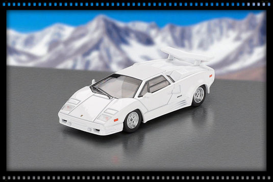 Lamborghini COUNTACH 25ÈME ANNIVERSAIRE BLANC 1989 (LHD) MINI GT 1:64