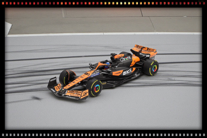 McLaren MCL38 #81 OSCAR PIASTRI GP DE HONGRIE F1 2024 (LHD) MINI GT 1:64
