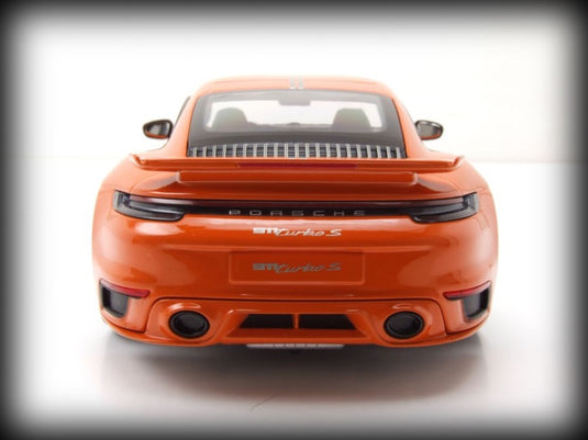 Porsche 911 (992) Turbo S coupé Sport Design 2021 Oranje MINICHAMPS 1:18