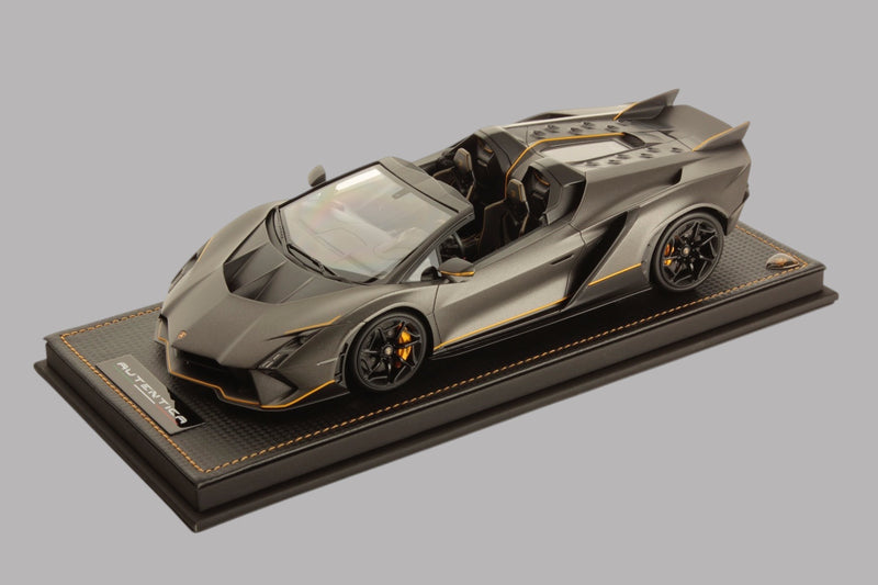 Load image into Gallery viewer, LAMBORGHINI AUTÉNTICA GRAY/YELLOW with display case &amp; leather base (LIMITED EDITION 399 pieces) MR COLLECTION MODELS 1:18
