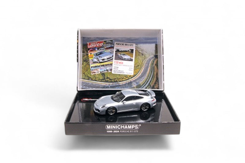 Chargez l'image dans la visionneuse de la galerie, Porsche 911 (991) GT3 2012 ARGENTÉ BOÎTE SPÉCIALE ‼️ÉDITION LIMITÉE 525 pièces‼️ MINICHAMPS 1:43
