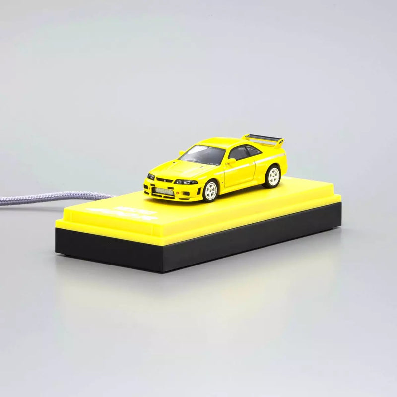 Chargez l&#39;image dans la visionneuse de la galerie, Nissan Skyline GT-R NISMO 400R R33 Jaune AVEC SYSTÈME LED 2003 + SYSTÈME DE BASE LED NOIR KYOSHO 1:64
