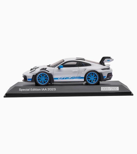 Porsche 911 GT3 RS (992) IAA SPECIAAL MODEL 2023 Wit/Blauw - LIMITED EDITION 1086/2000 stuks - PORSCHE DEALERMODEL 1:43