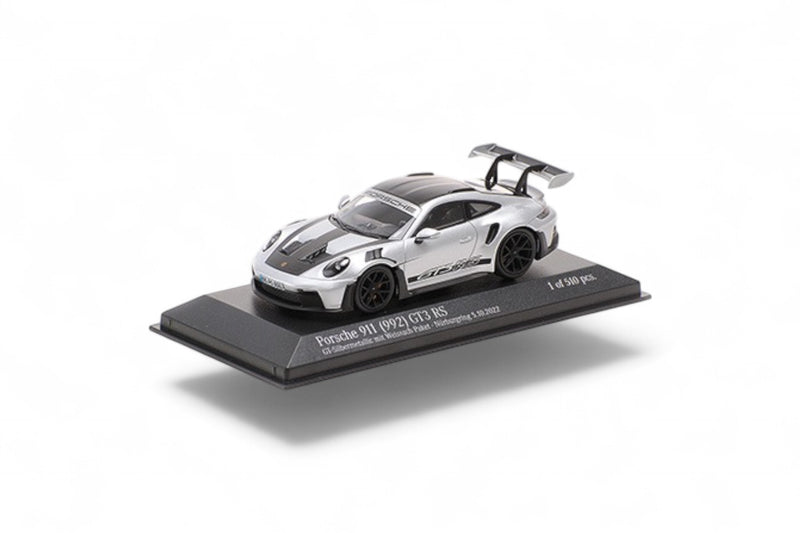 Laad de afbeelding in de Gallery-viewer, Porsche 911 (992) GT3 RS 2023 GRIJS ‼️BEPERKTE EDITIE 510 stuks‼️ MINICHAMPS 1:43
