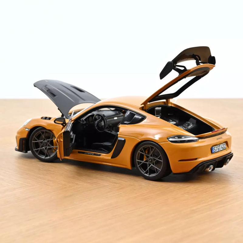 Laad de afbeelding in de Gallery-viewer, Porsche Cayman GT4 RS met pakket Weissach 2023 Geel NOREV 1:18

