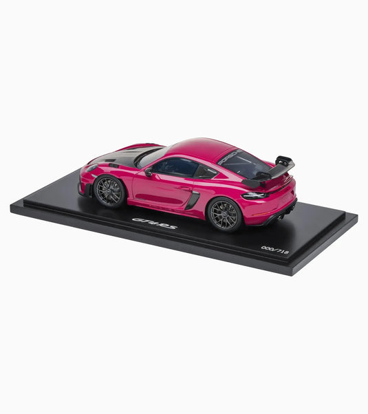 Porsche 718 CAYMAN GT4 RS (982) Purple with Case - LIMITED EDITION 661/718 pieces - PORSCHE DEALERMODEL 1:18