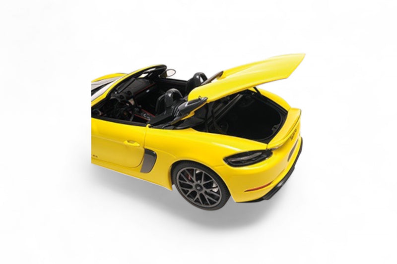 Laad de afbeelding in de Gallery-viewer, Porsche SPYDER RS 2024 GEEL MET WEISSACH PAKKET MINICHAMPS 1:18
