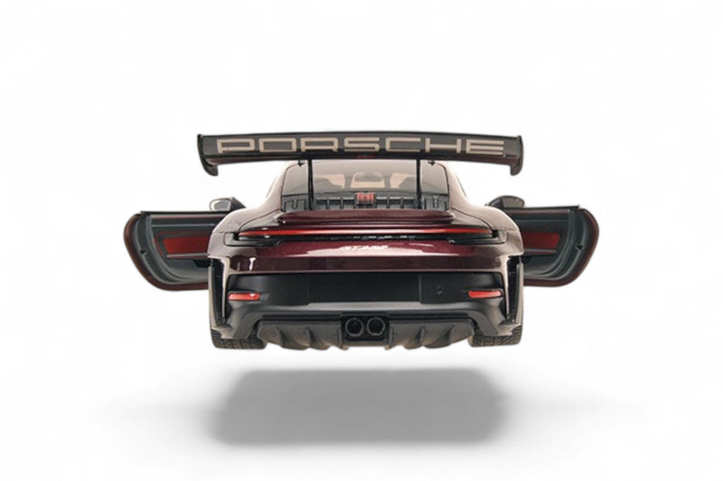 Chargez l'image dans la visionneuse de la galerie, Porsche 911 (992) GT3RS 2023 VIOLET W JANTES OR MINICHAMPS 1:18
