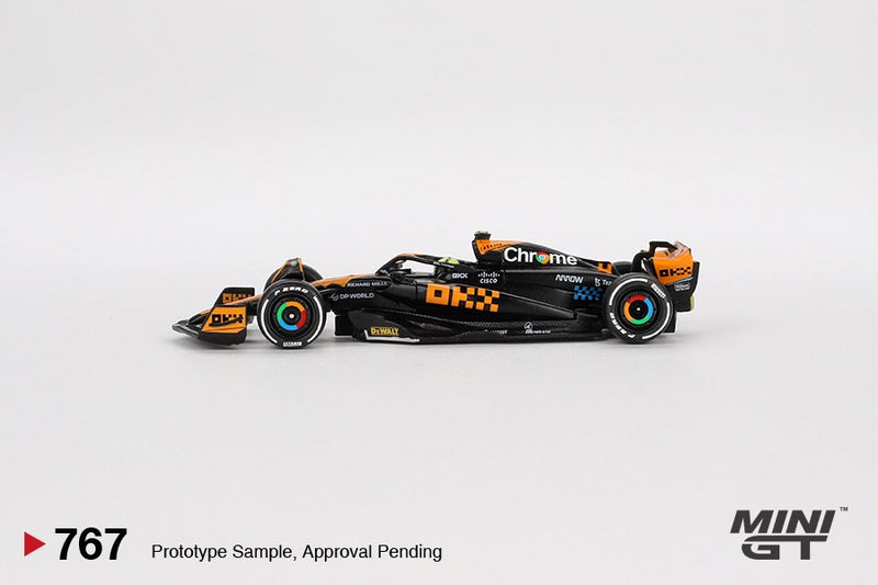 Chargez l&#39;image dans la visionneuse de la galerie, McLaren MCL60 #4 LANDO NORRIS GP DU JAPON 2ÈME PLACE 2023 (LHD) MINI GT 1:64
