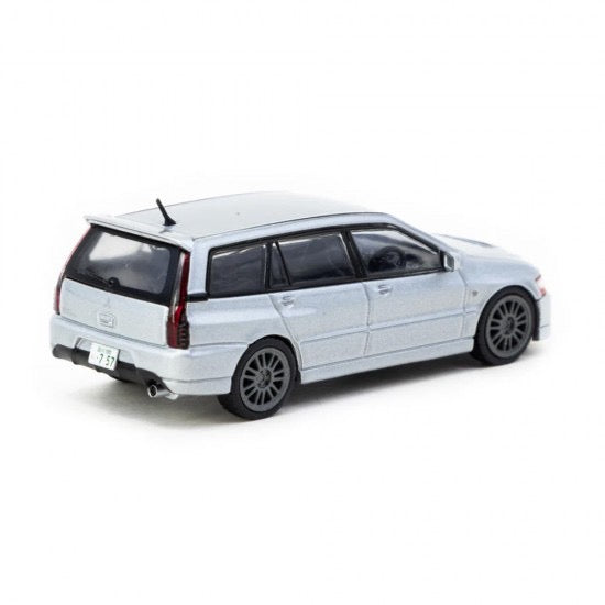 Load image into Gallery viewer, Mitsubishi LANCER EVOLUTION WAGON SILVER TARMAC WORKS 1:64

