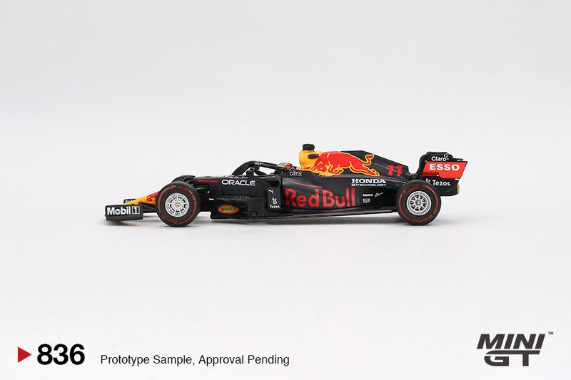 Laad de afbeelding in de Gallery-viewer, RedBull RACING RB16B #11 SERGIO PÉREZ AZERBEIDZJAN GRAND PRIX WINNAAR 2021 MINI GT 1:64
