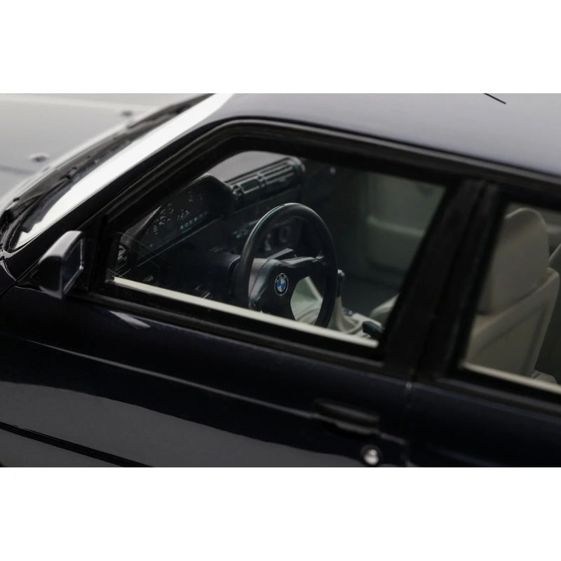 Chargez l'image dans la visionneuse de la galerie, Bmw (E30) M3 CHAMPION D'EUROPE MACAU BLEU MÉTALLISÉ 1988 OTTOmobile 1:18
