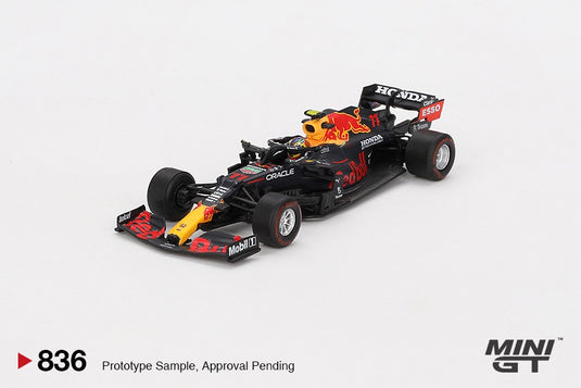 RedBull RACING RB16B #11 SERGIO PÉREZ AZERBEIDZJAN GRAND PRIX WINNAAR 2021 MINI GT 1:64