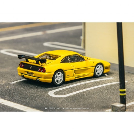 Ferrari F355 CHALLENGE JAUNE TARMAC WORKS 1:64
