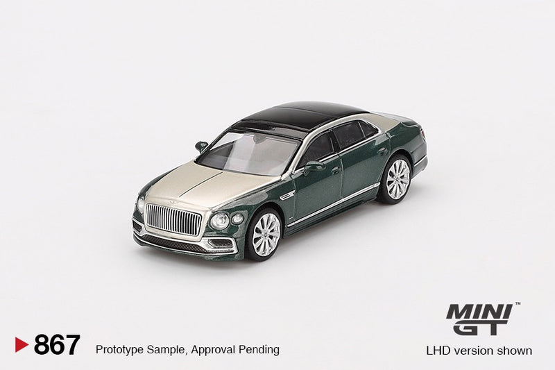 Laad de afbeelding in de Gallery-viewer, Bentley FLYING SPUR WIT ZAND GROEN 2024 (LHD) MINI GT 1:64
