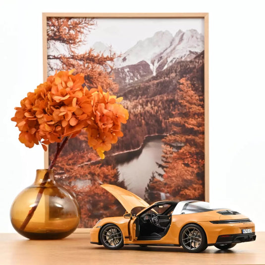 PORSCHE 911 TARGA 4 GTS 2025 JAUNE NOREV 1:18