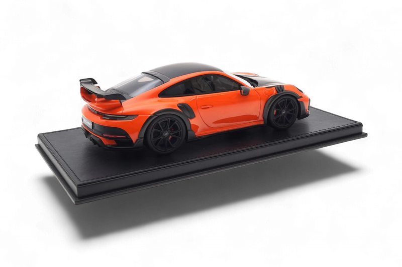 Laad de afbeelding in de Gallery-viewer, Porsche 911 (992) TECHART GTstreet R Oranje - Limited Edition 9 van 20 stuks - TECHART 1:18
